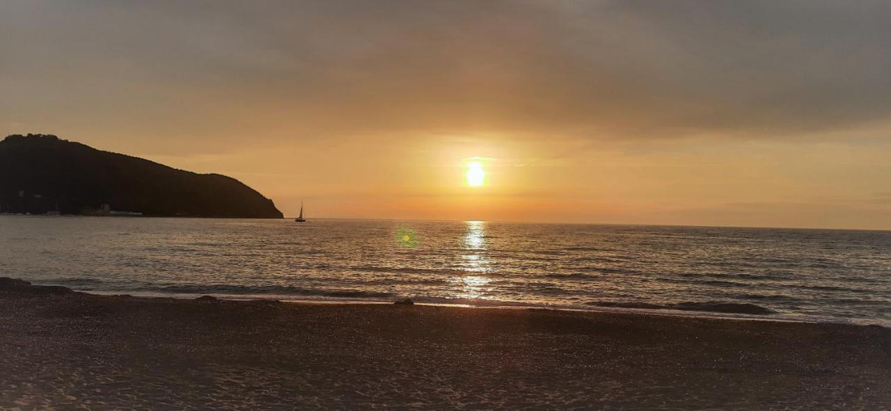 Appartamento Claudi A San Vincenzo Kültér fotó